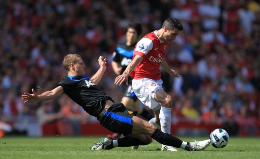 举办校园联 举办校园联